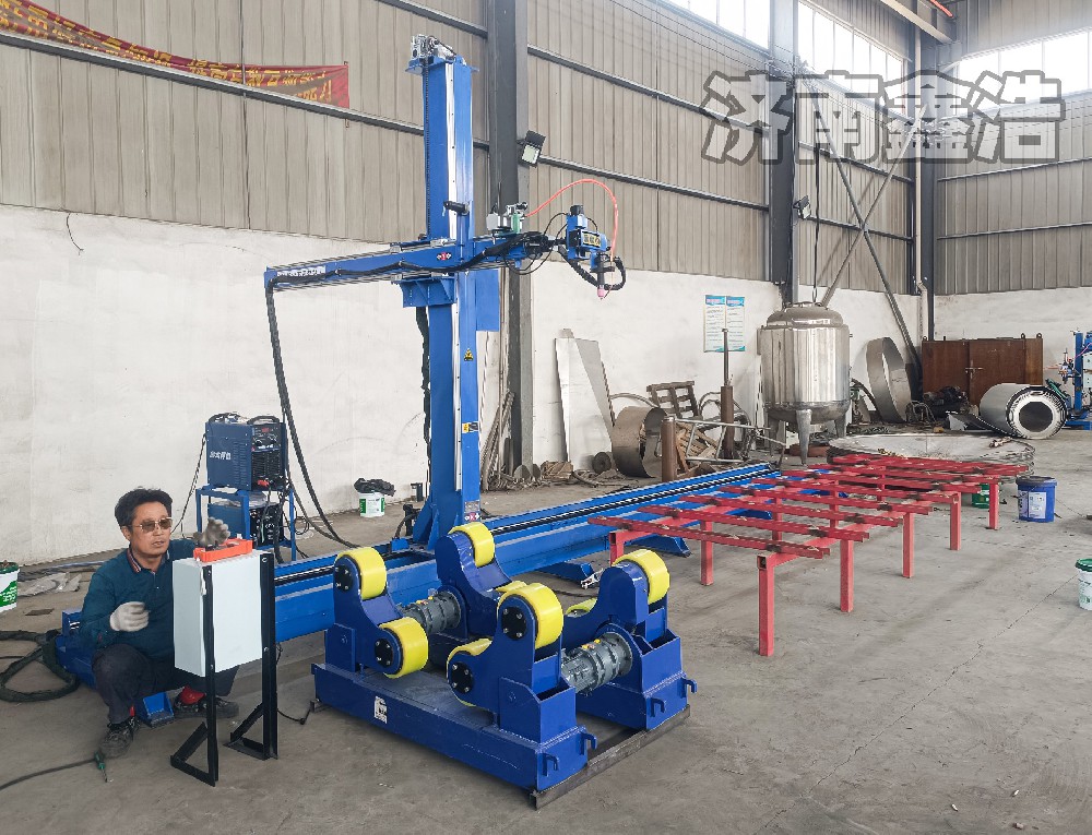 河北客戶(hù)訂購重型氬弧焊接操作機，成型美觀(guān)，自動(dòng)焊接